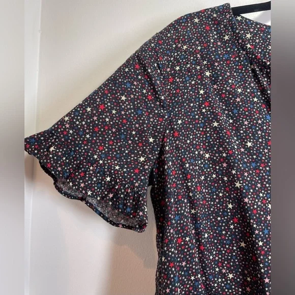 Madewell Studio Ruffle Hem Top in Dark Mediterranean Stars Size Medium - Picture 2 of 10